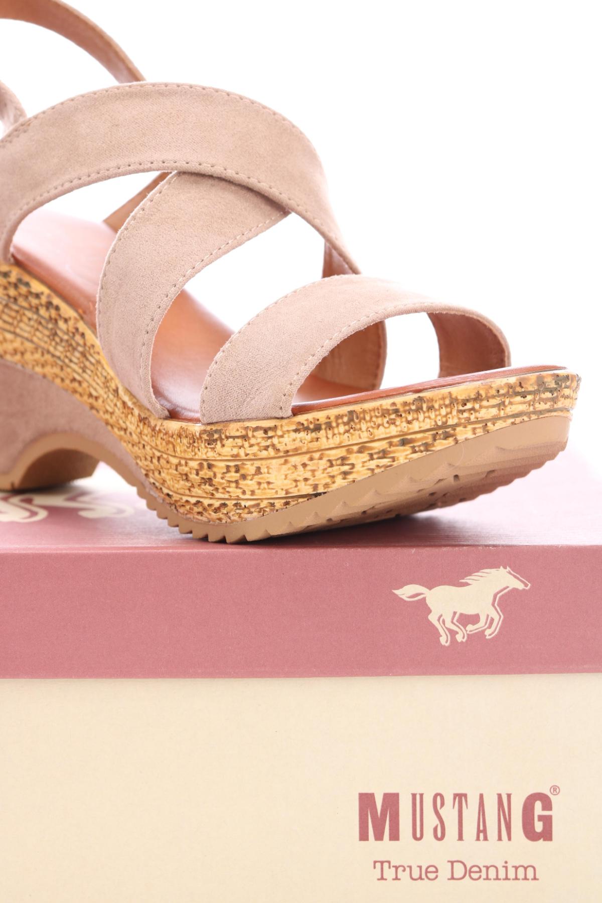 Сандали на ток MUSTANG4