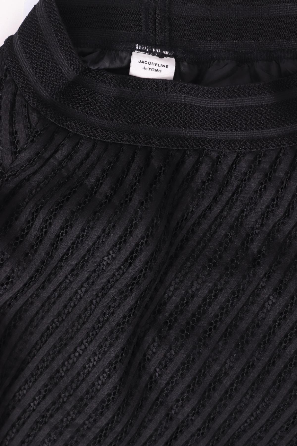 Пола JACQUELINE DE YONG3