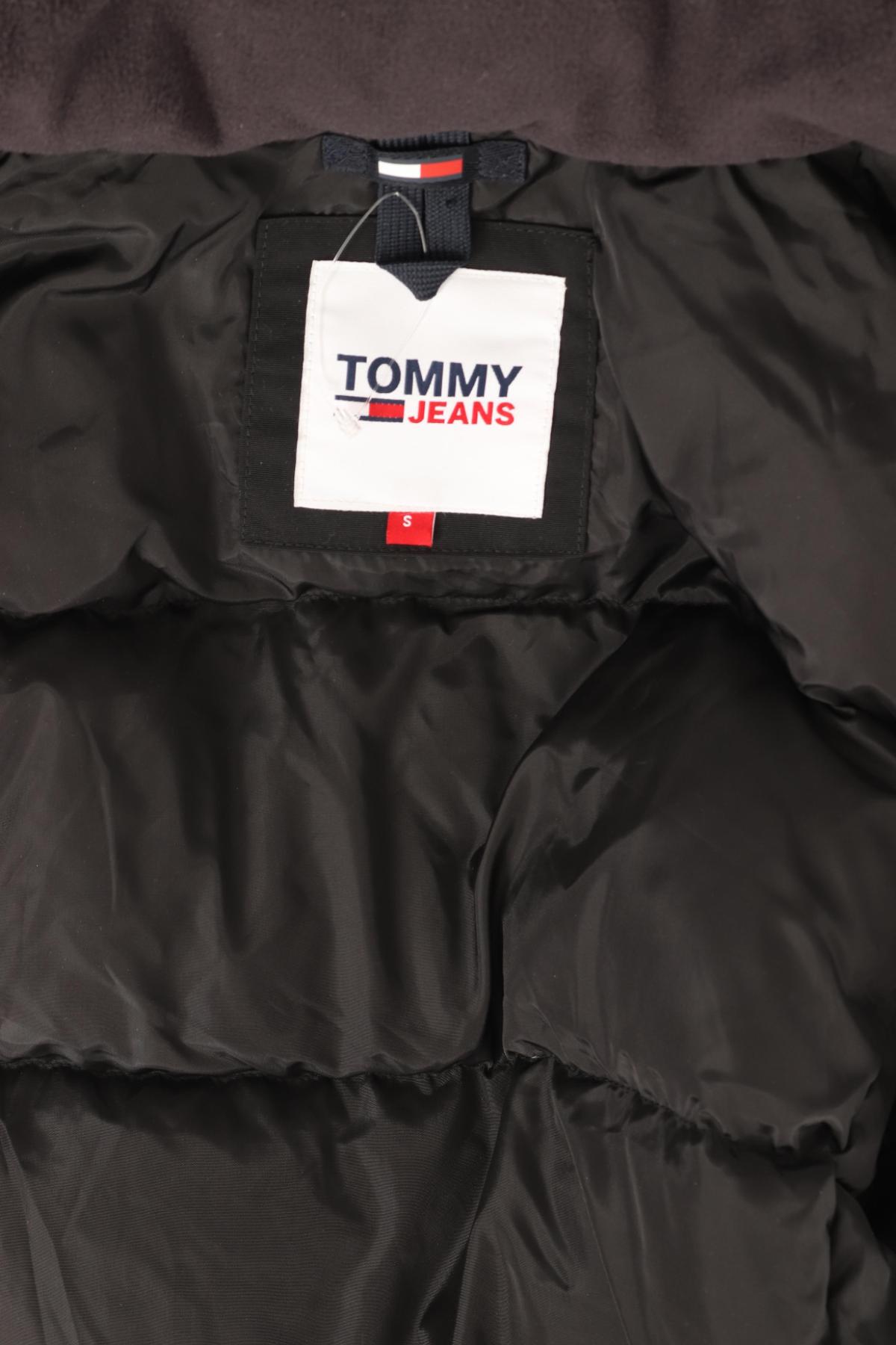 Зимно яке TOMMY JEANS3