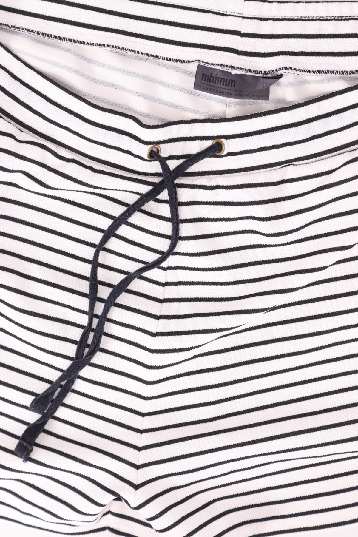 Къси панталони MINIMUM3