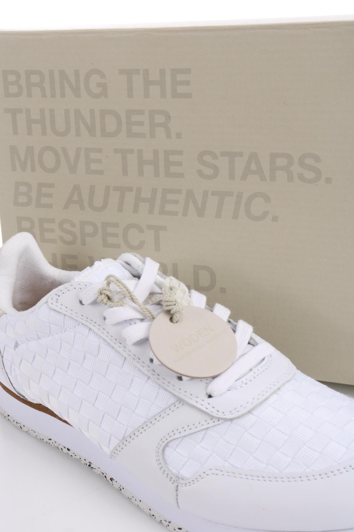 Маратонки WODEN4