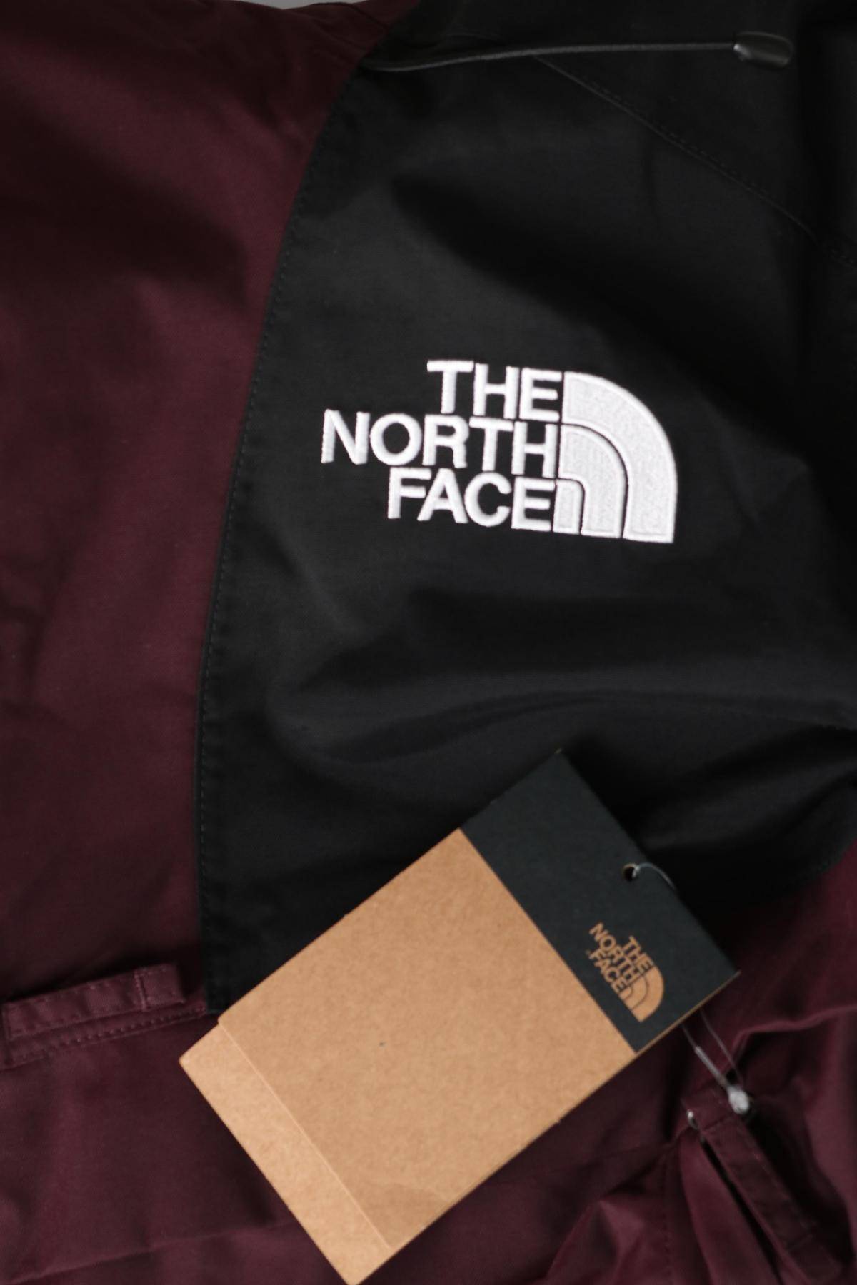 Спортно яке THE NORTH FACE4 - Mania Спортно яке THE NORTH FACE4