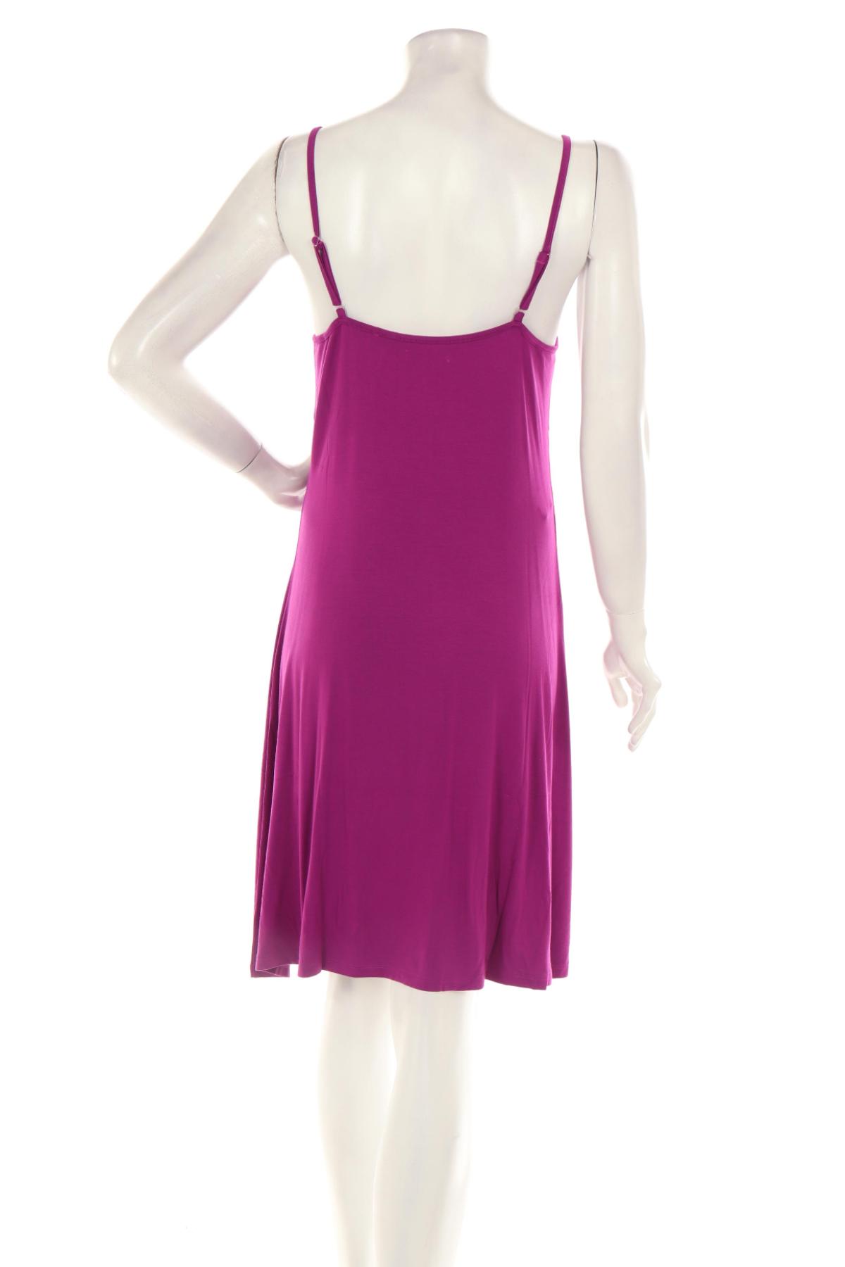 Ежедневна рокля TRIUMPH2