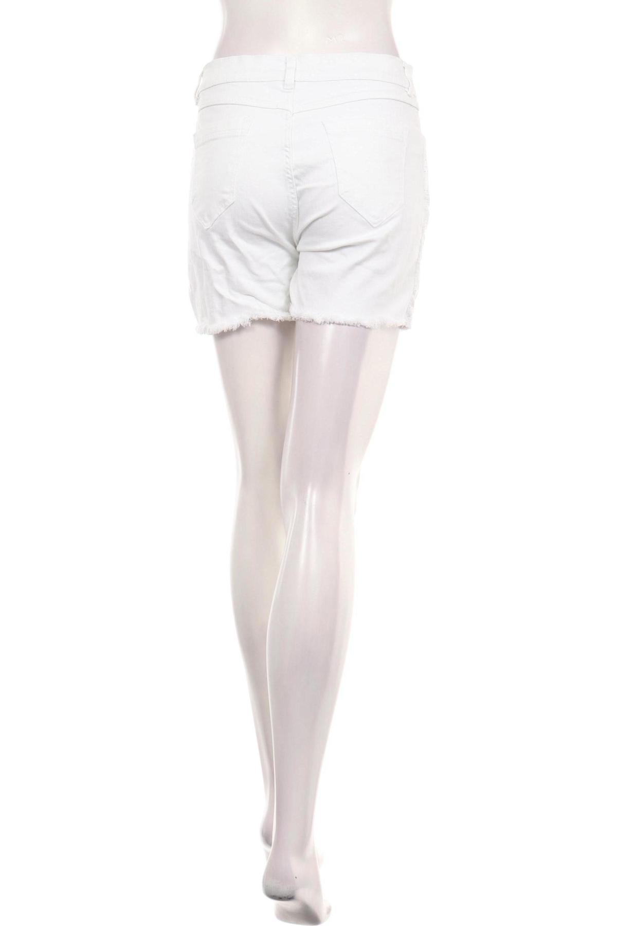 Къси панталони EVER.ME2