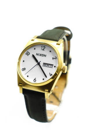 Часовник Nixon - Mania Часовник Nixon