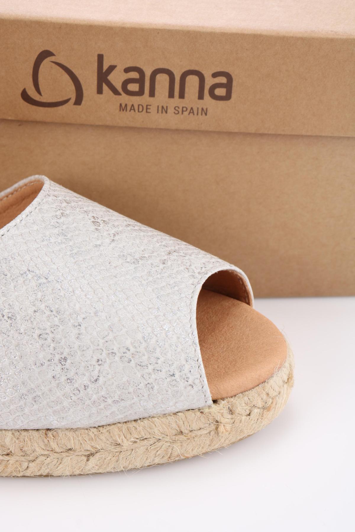 Сандали на ток KANNA4