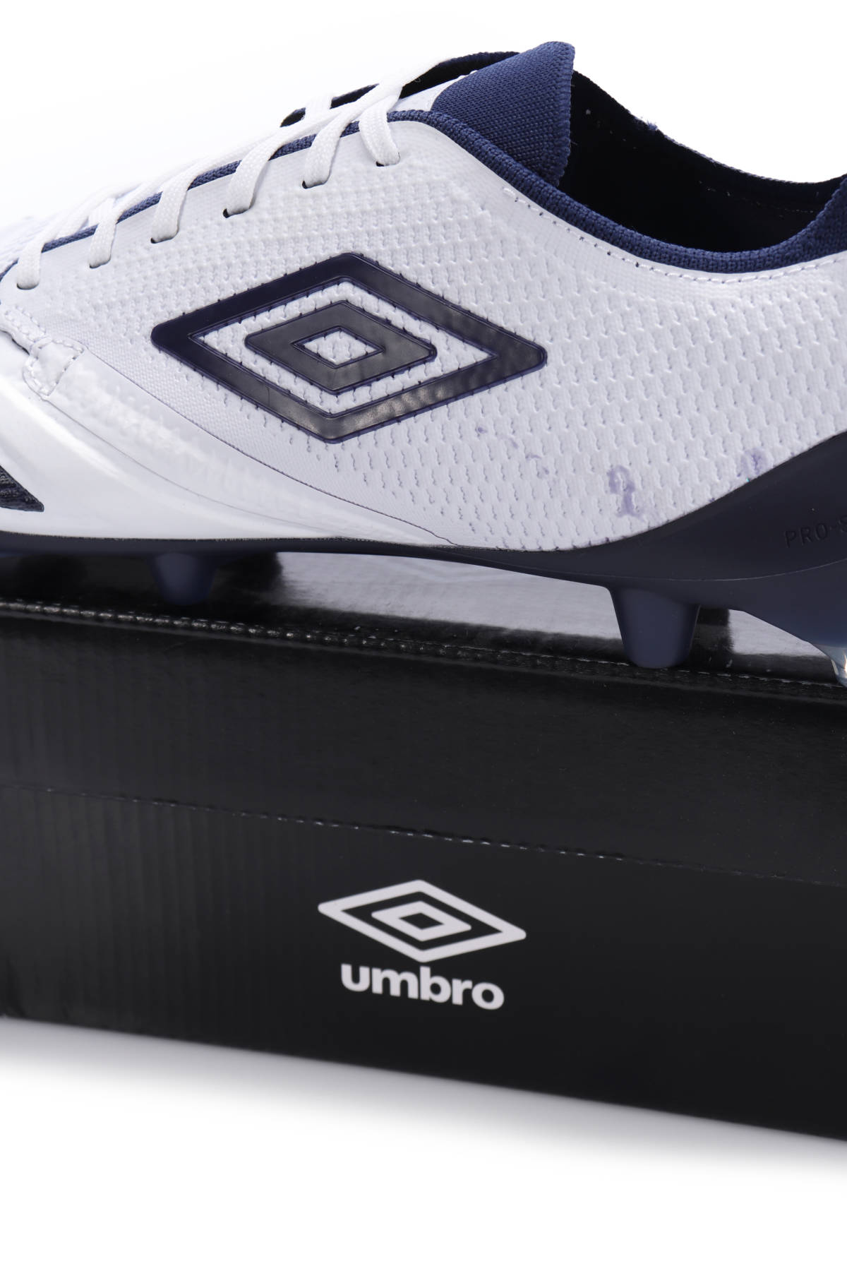 Футболни обувки UMBRO4