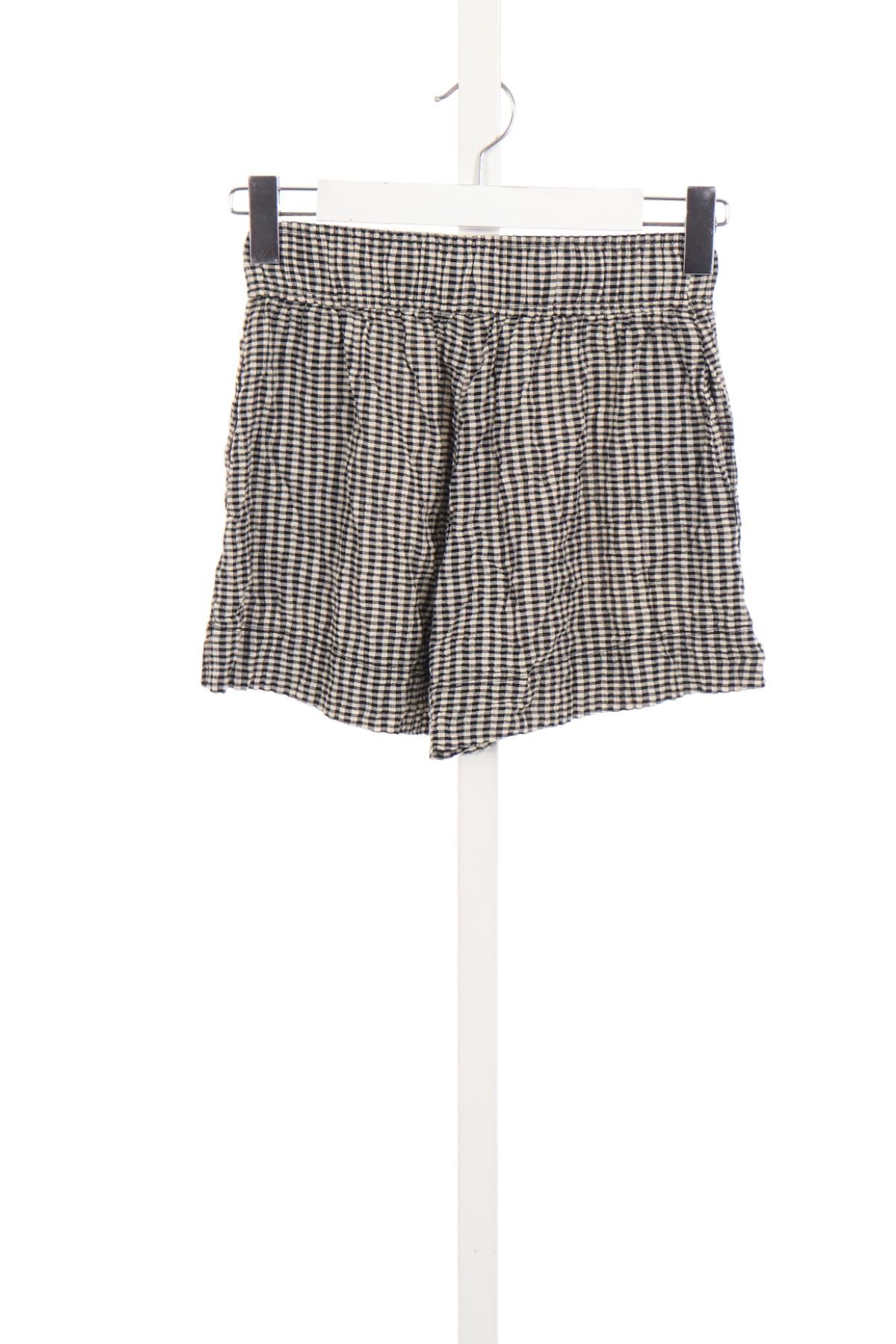 Къси панталони MELROSE AND MARKET2