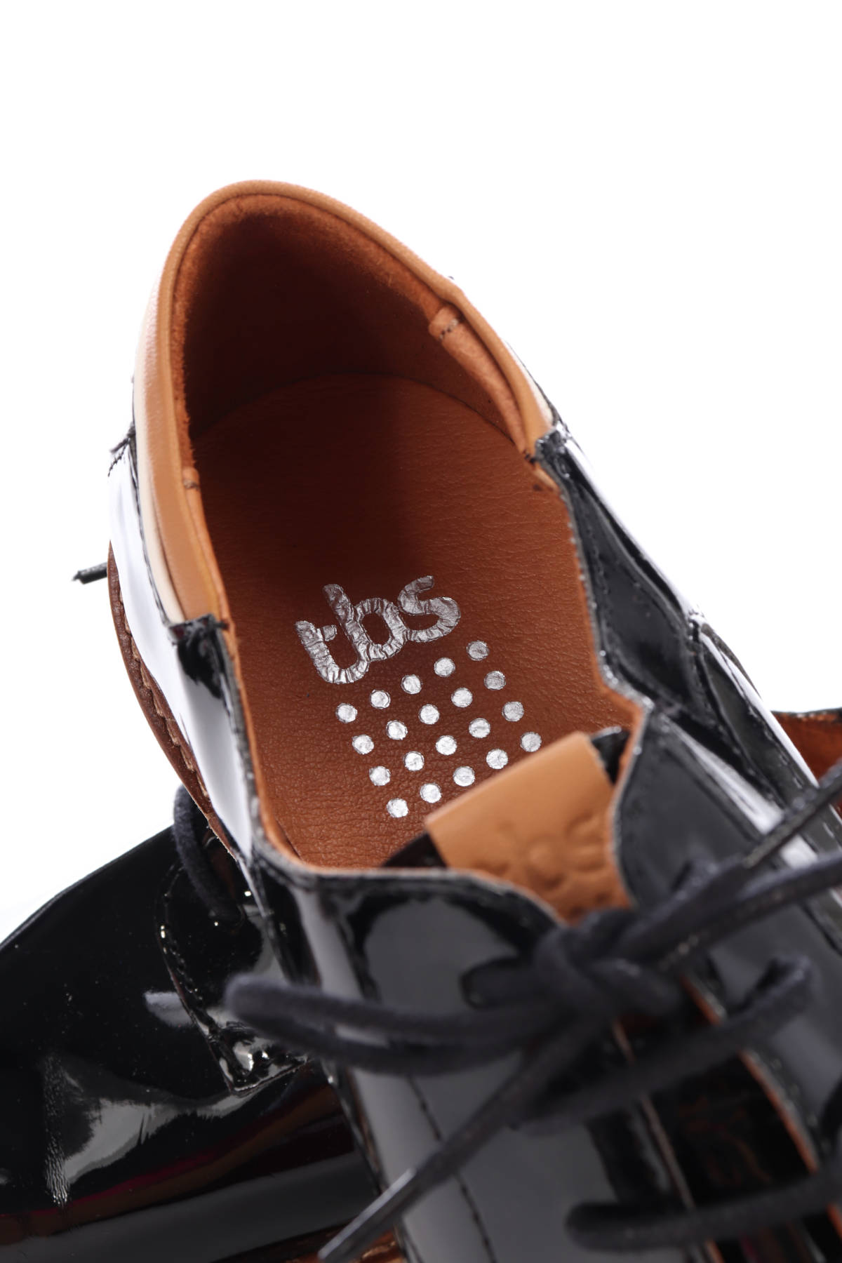 Ниски обувки TBS4