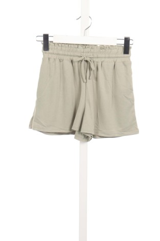 Pantaloni scurţi REVIEW