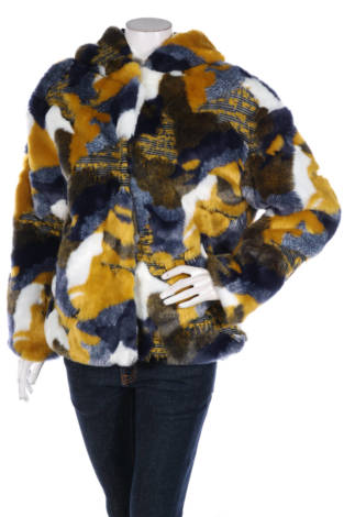 Палто с косъм Desigual - Mania Палто с косъм Desigual