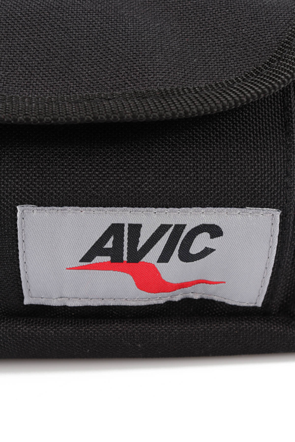 Чанта през кръста AVIC3
