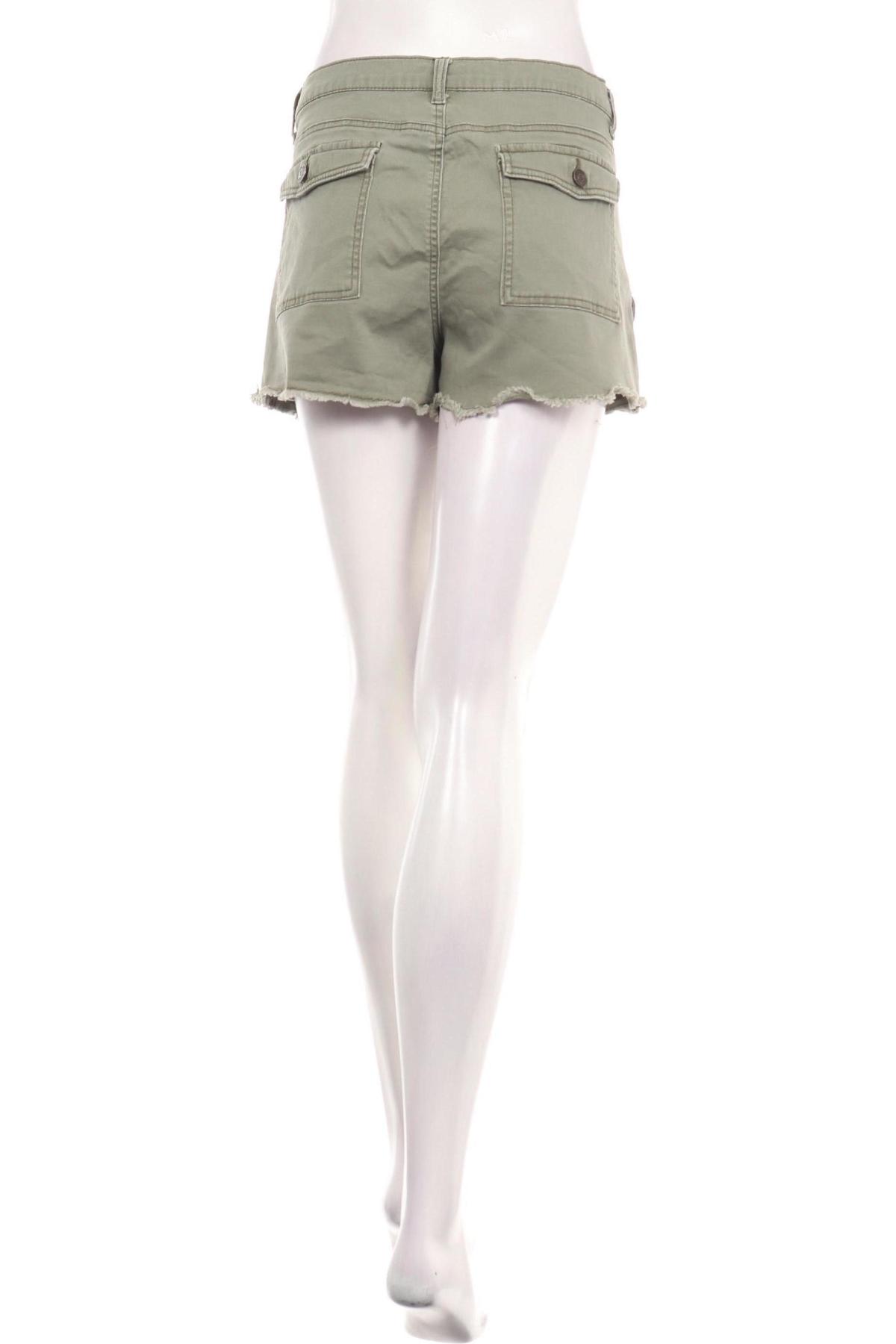 Къси панталони MUDD2