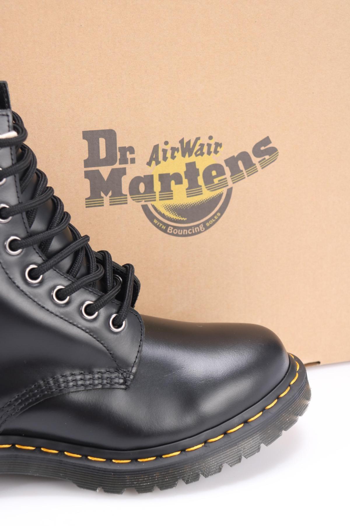 Боти DR. MARTENS4