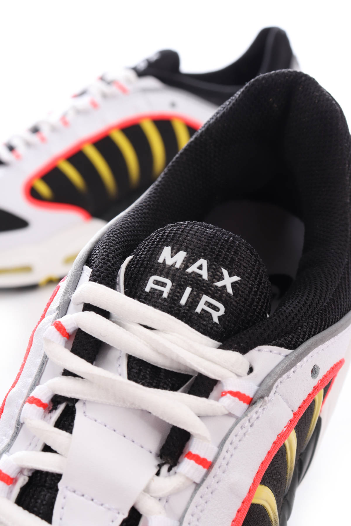 Маратонки Nike4 - Mania Маратонки Nike4