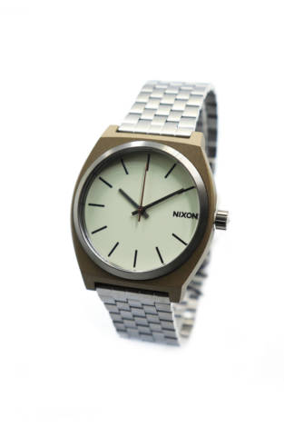 Часовник Nixon - Mania Часовник Nixon