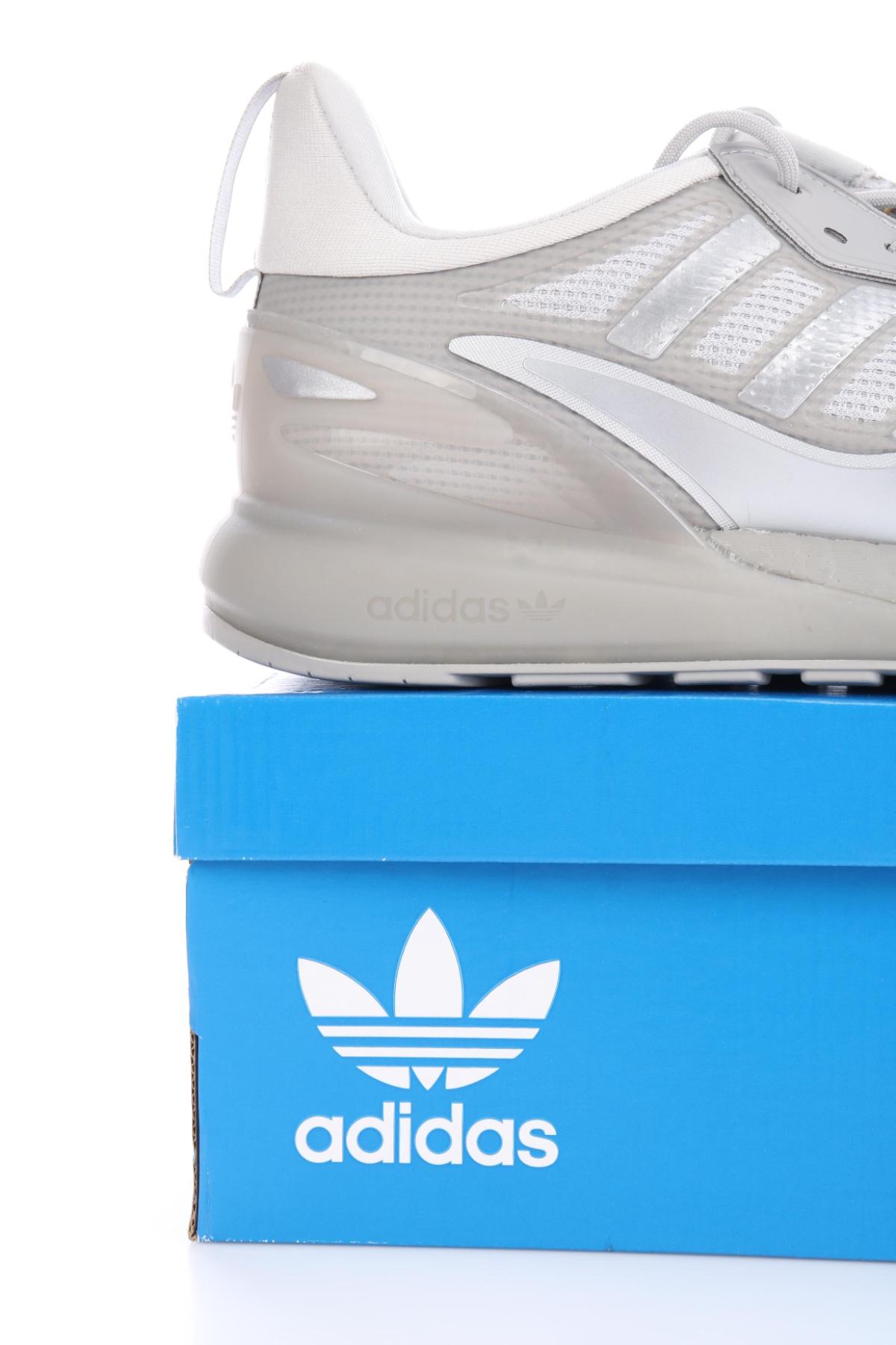 Маратонки ADIDAS4