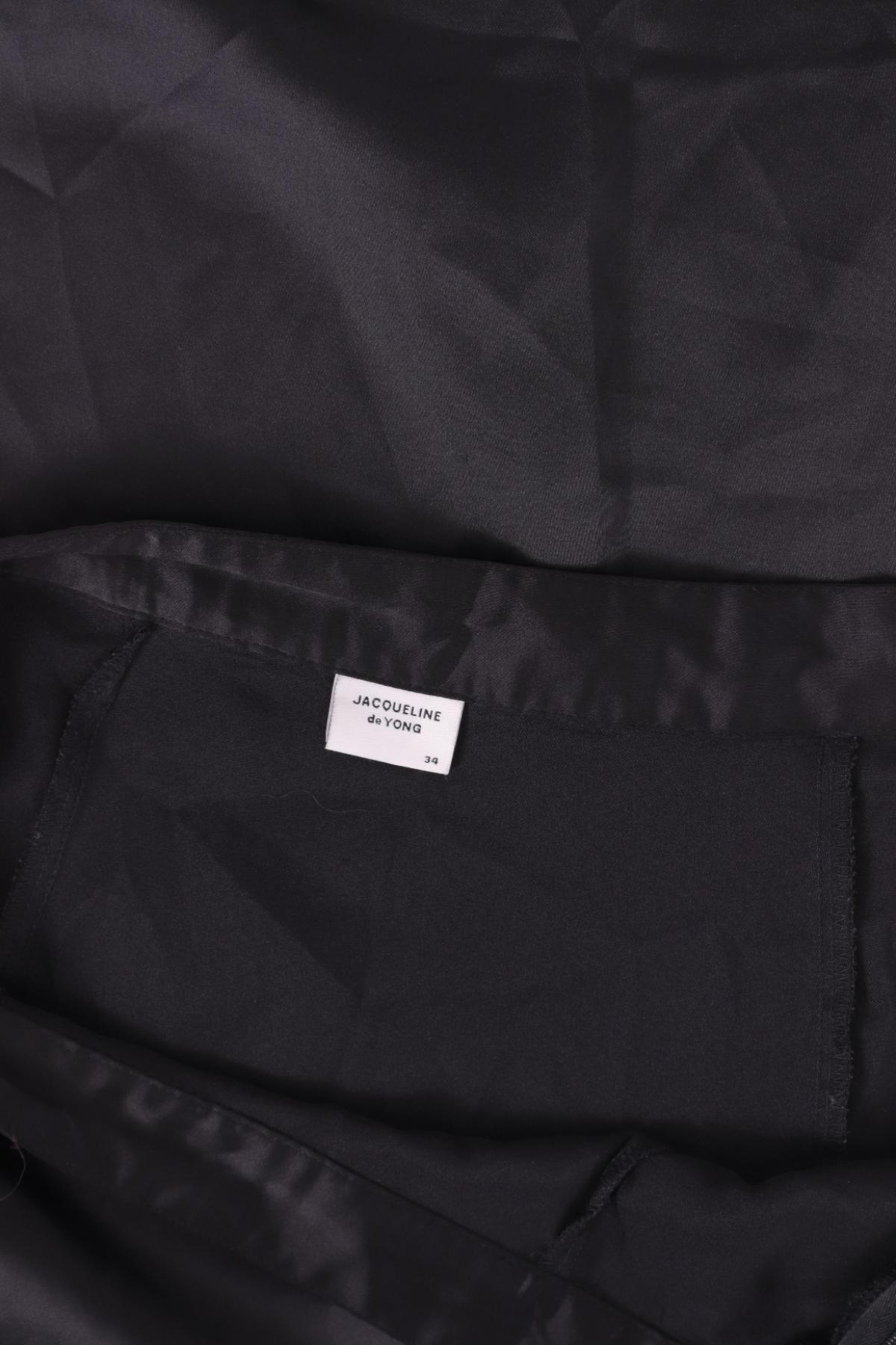 Пола JACQUELINE DE YONG3