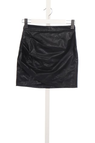 Кожена пола STRADIVARIUS