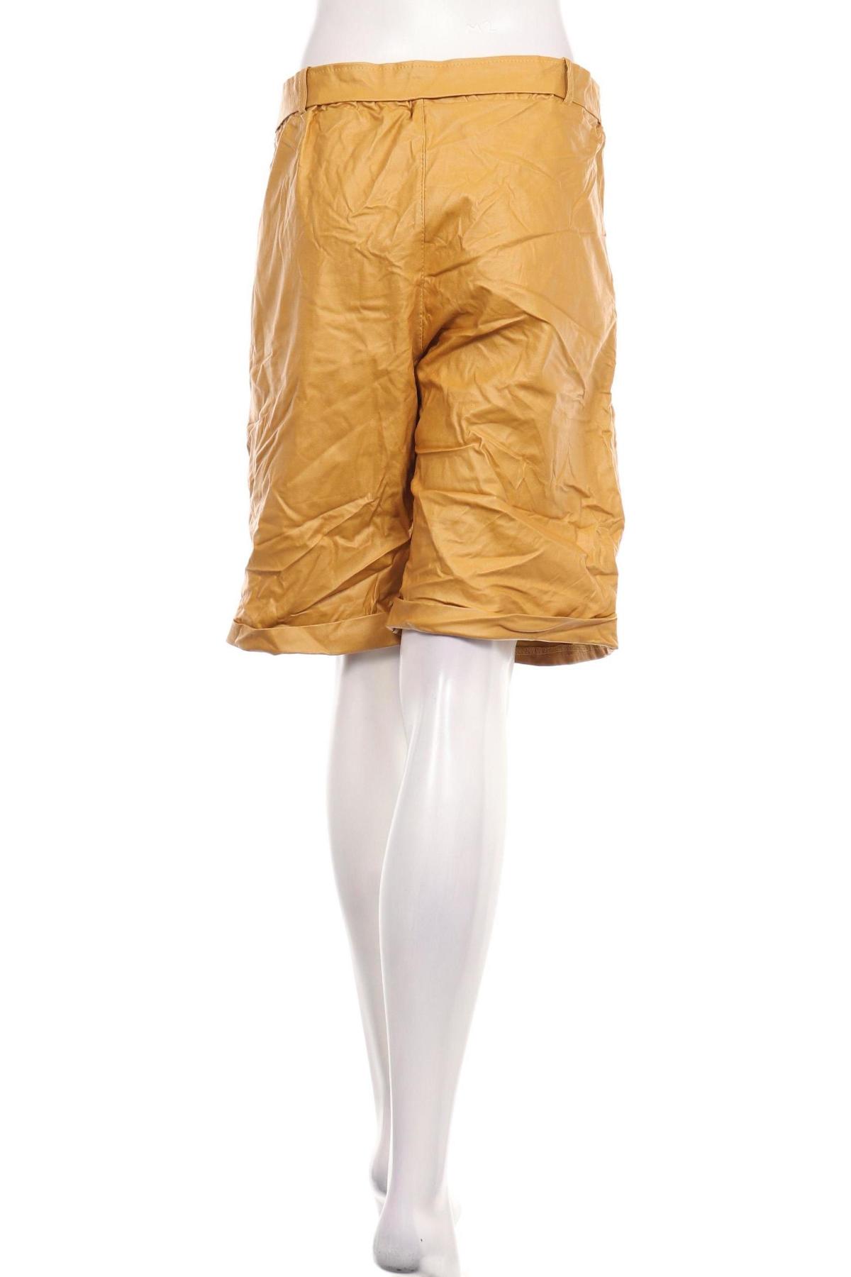 Къси панталони NEW COLLECTION2