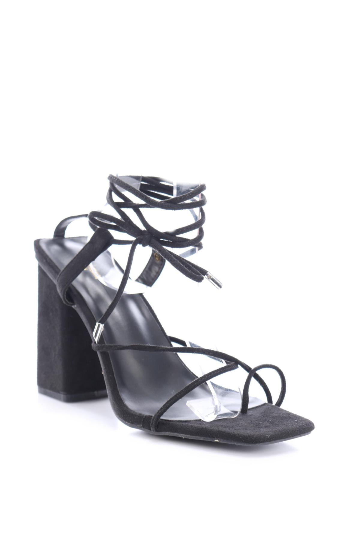 Сандали на ток PRETTYLITTLETHING2