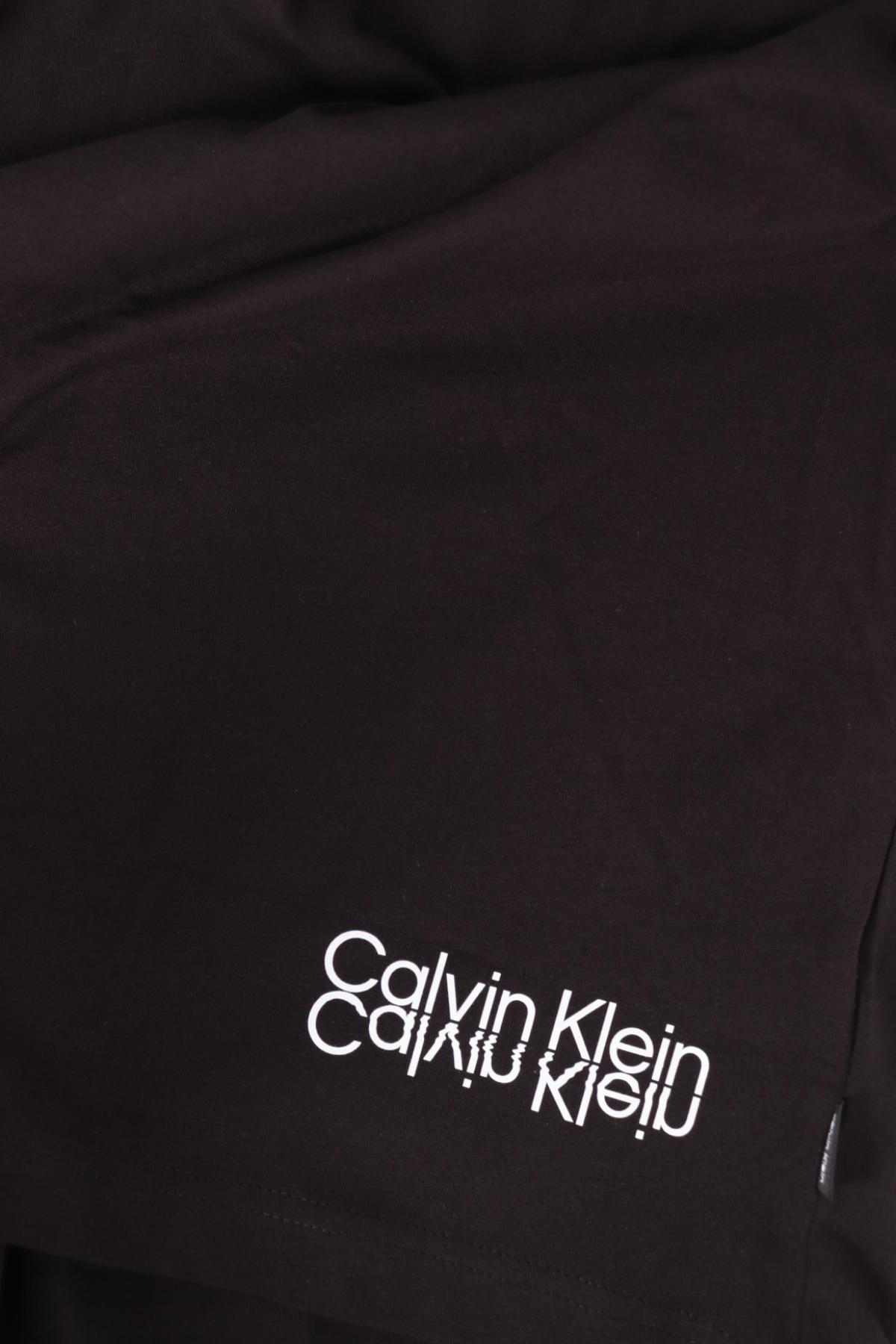Тениска с щампа CALVIN KLEIN4 - Mania Тениска с щампа CALVIN KLEIN4