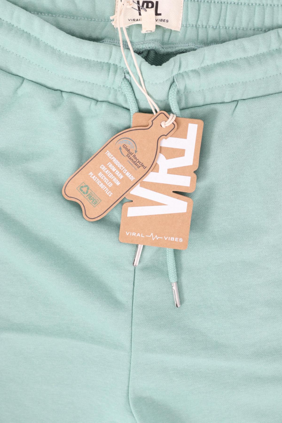 Спортни къси панталони VRL3