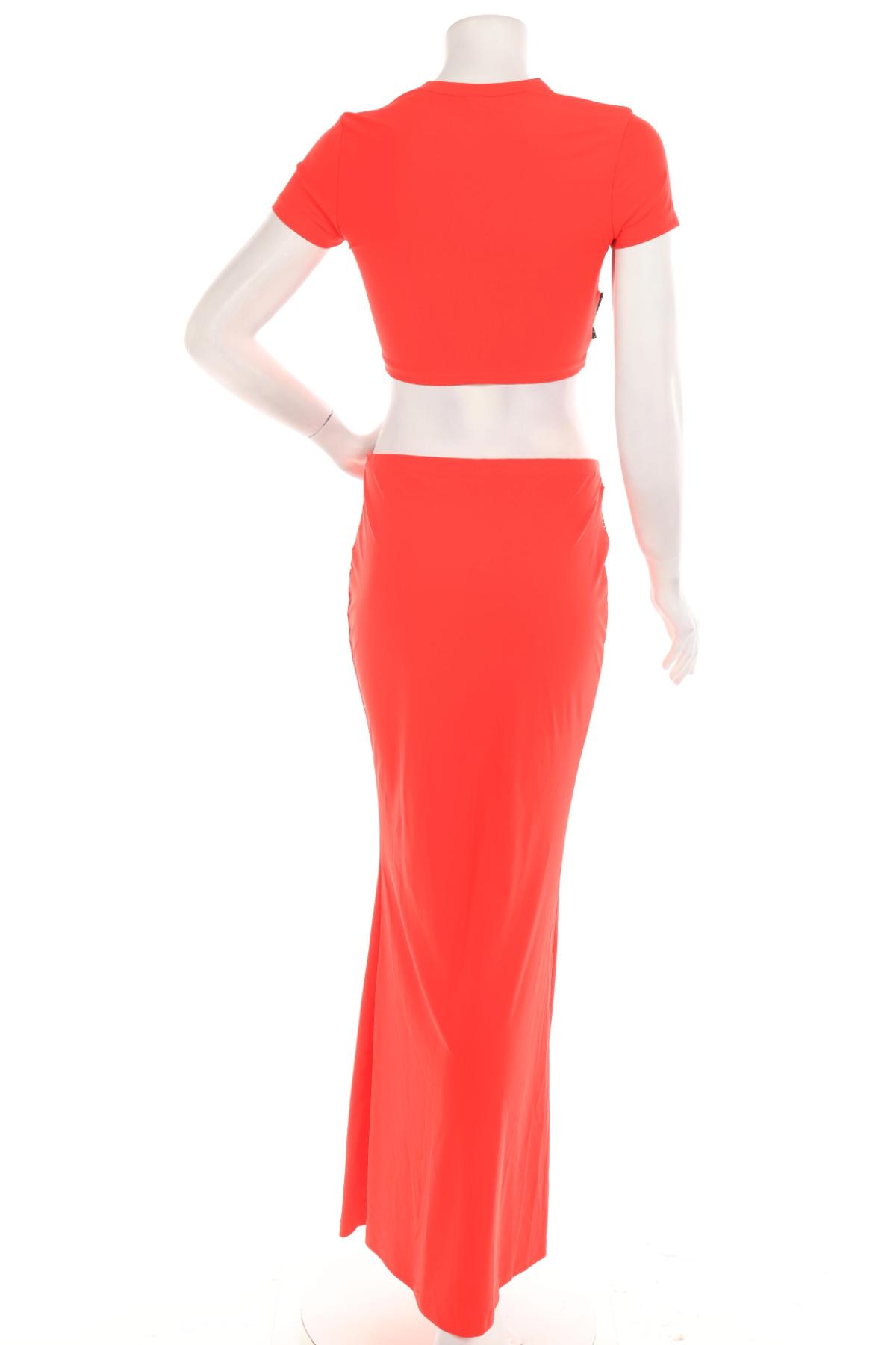 Костюм с пола NO NAME2