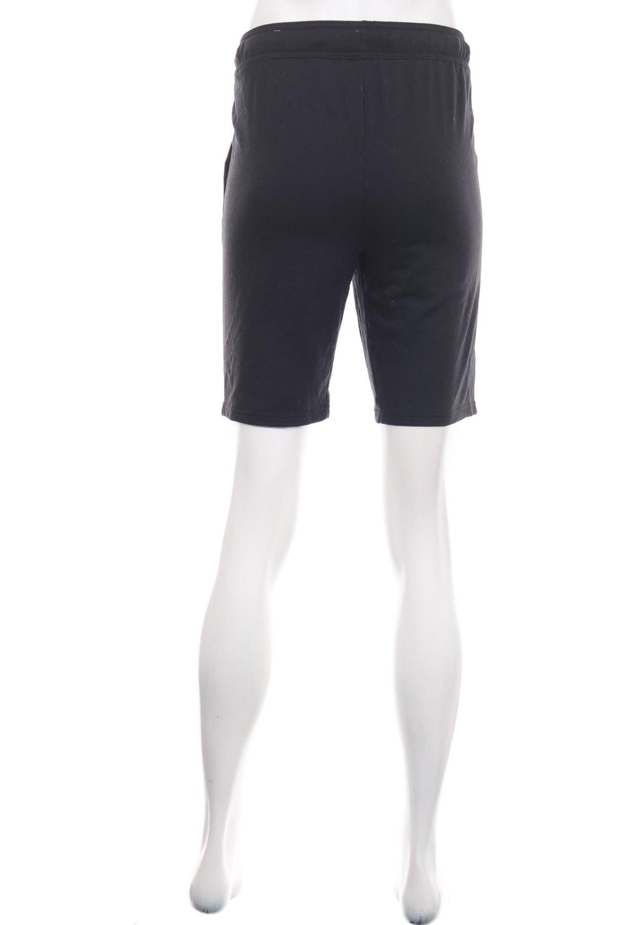 Къси панталони ALL IN MOTION2