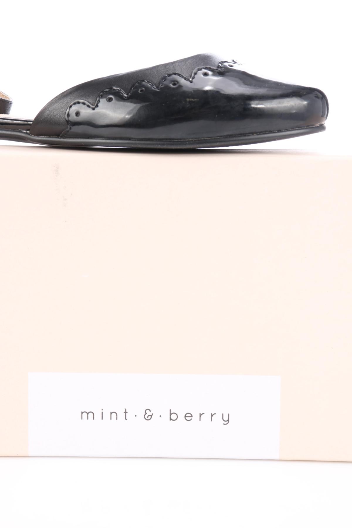Ниски обувки MINT & BERRY4