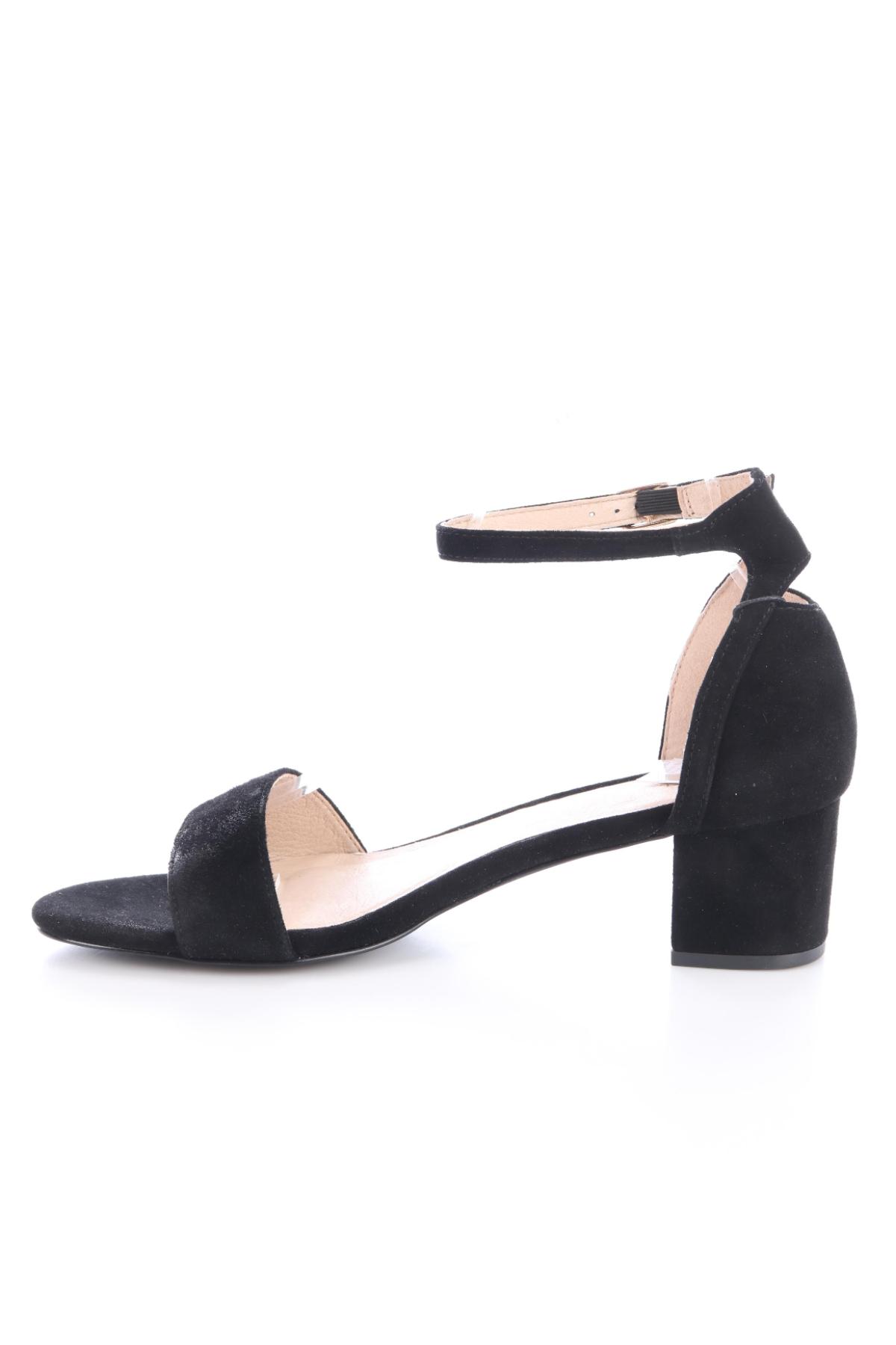 Сандали на ток ANNA FIELD3