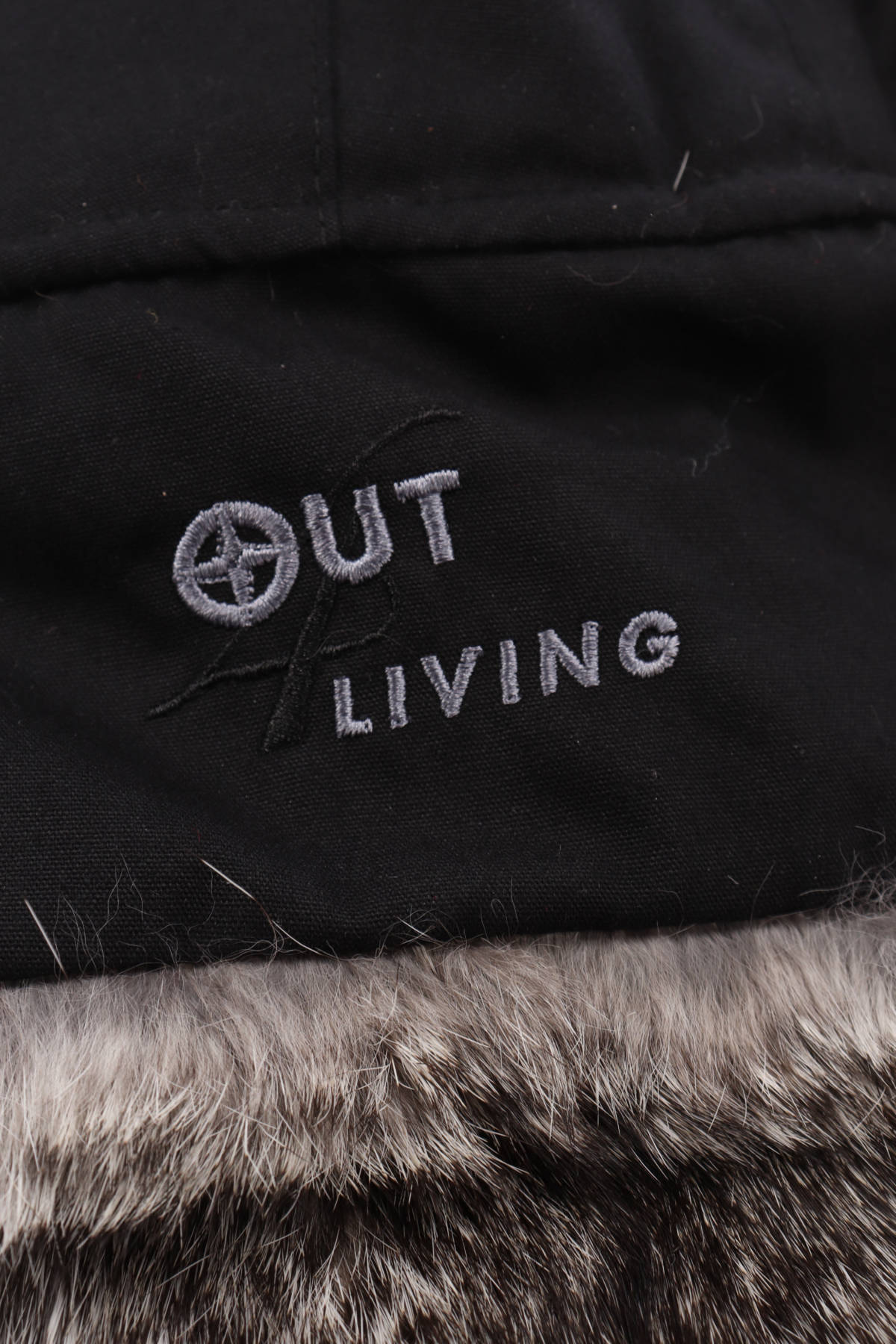 Шапка Out 4 Living4 - Mania Шапка Out 4 Living4