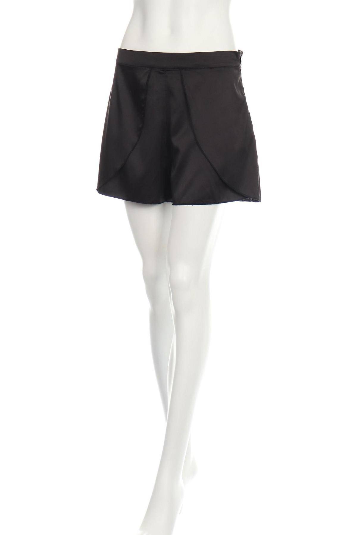 Къси панталони NA-KD1