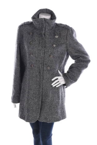 Зимно палто Guess - Mania Зимно палто Guess