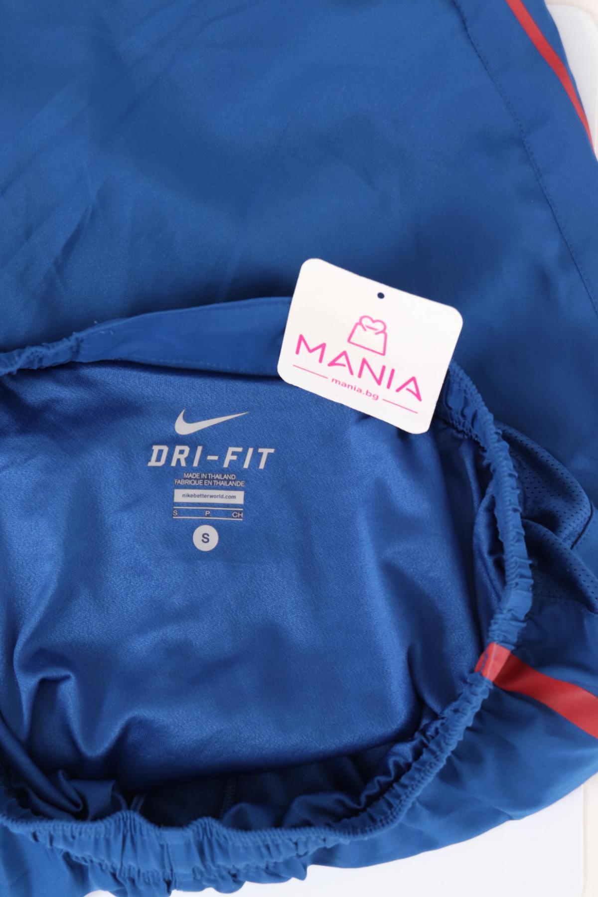 Спортни къси панталони NIKE3