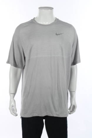 Спортна тениска Nike - Mania Спортна тениска Nike