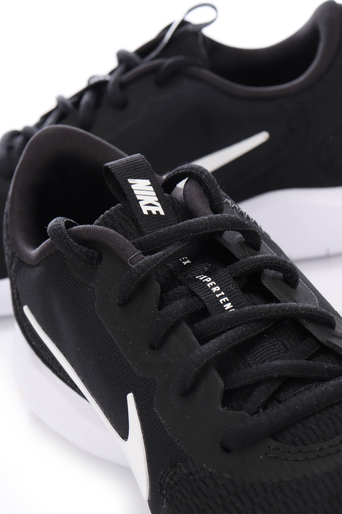 Маратонки Nike4 - Mania Маратонки Nike4