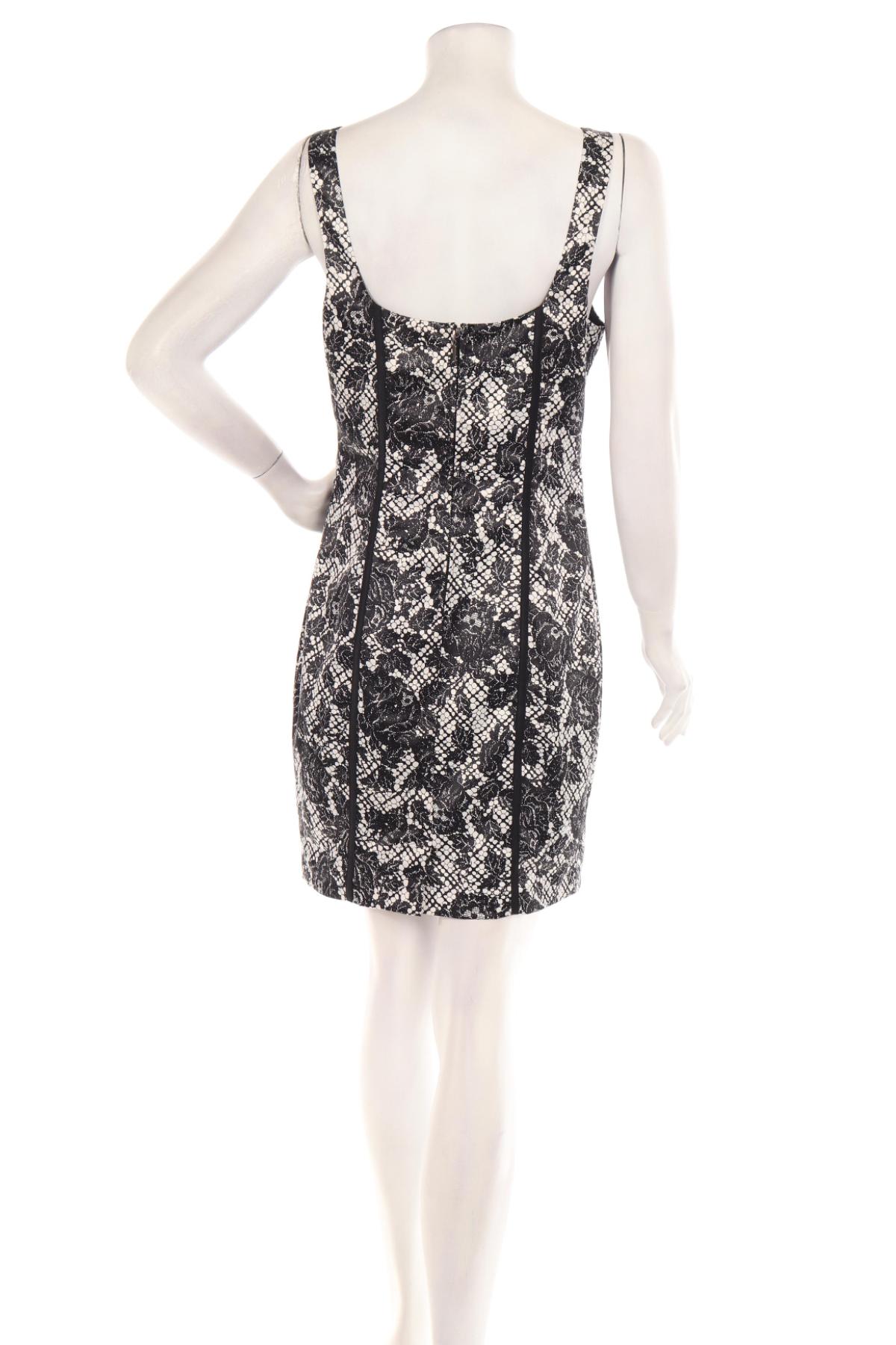 Ежедневна рокля GUESS2