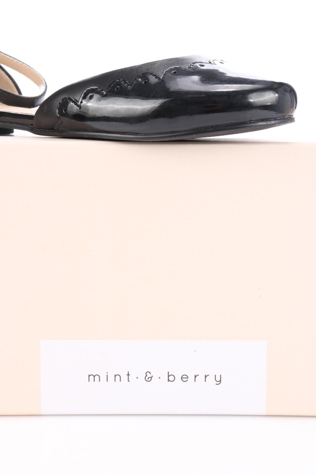 Ниски обувки MINT & BERRY4