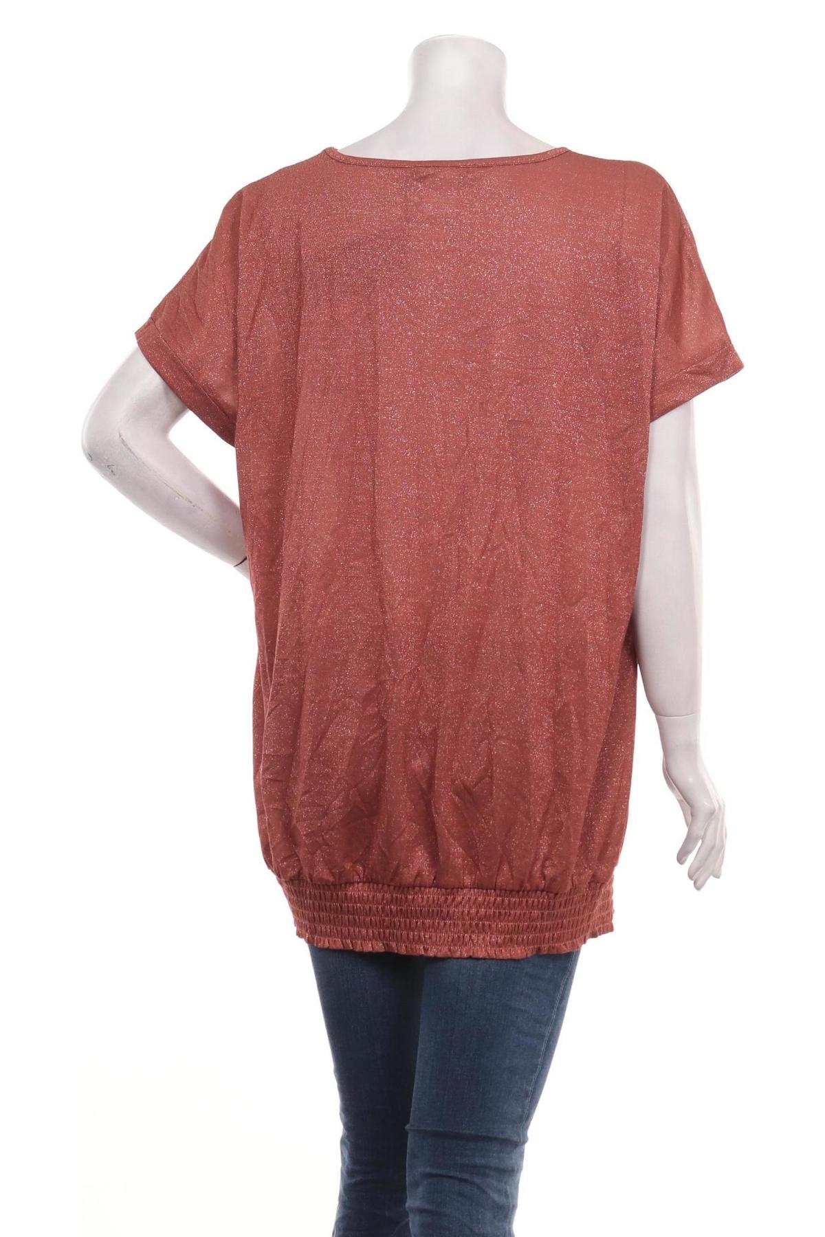 Блузи от Тениски SARA LINDHOLM2