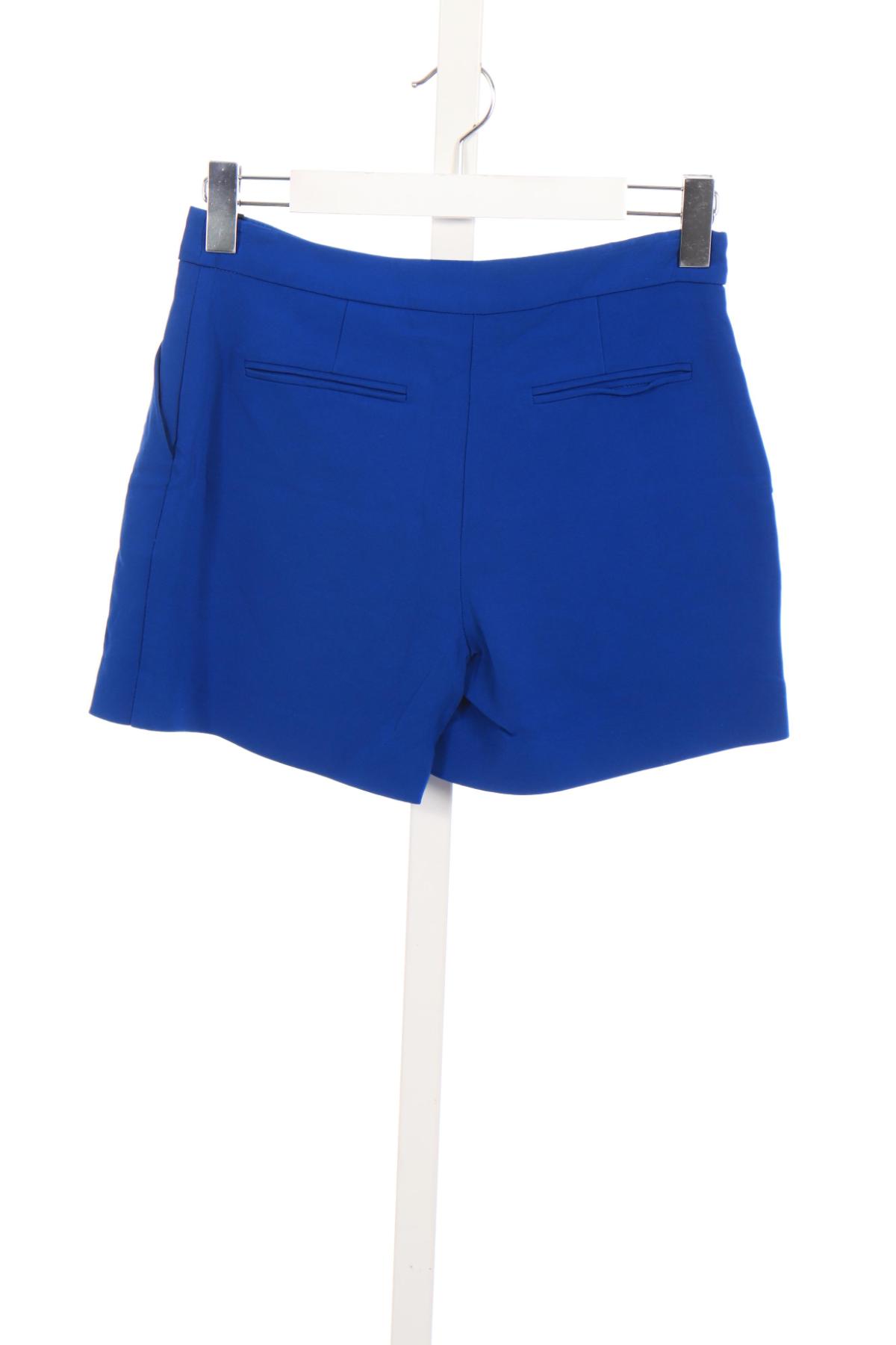 Къси панталони HALLHUBER2