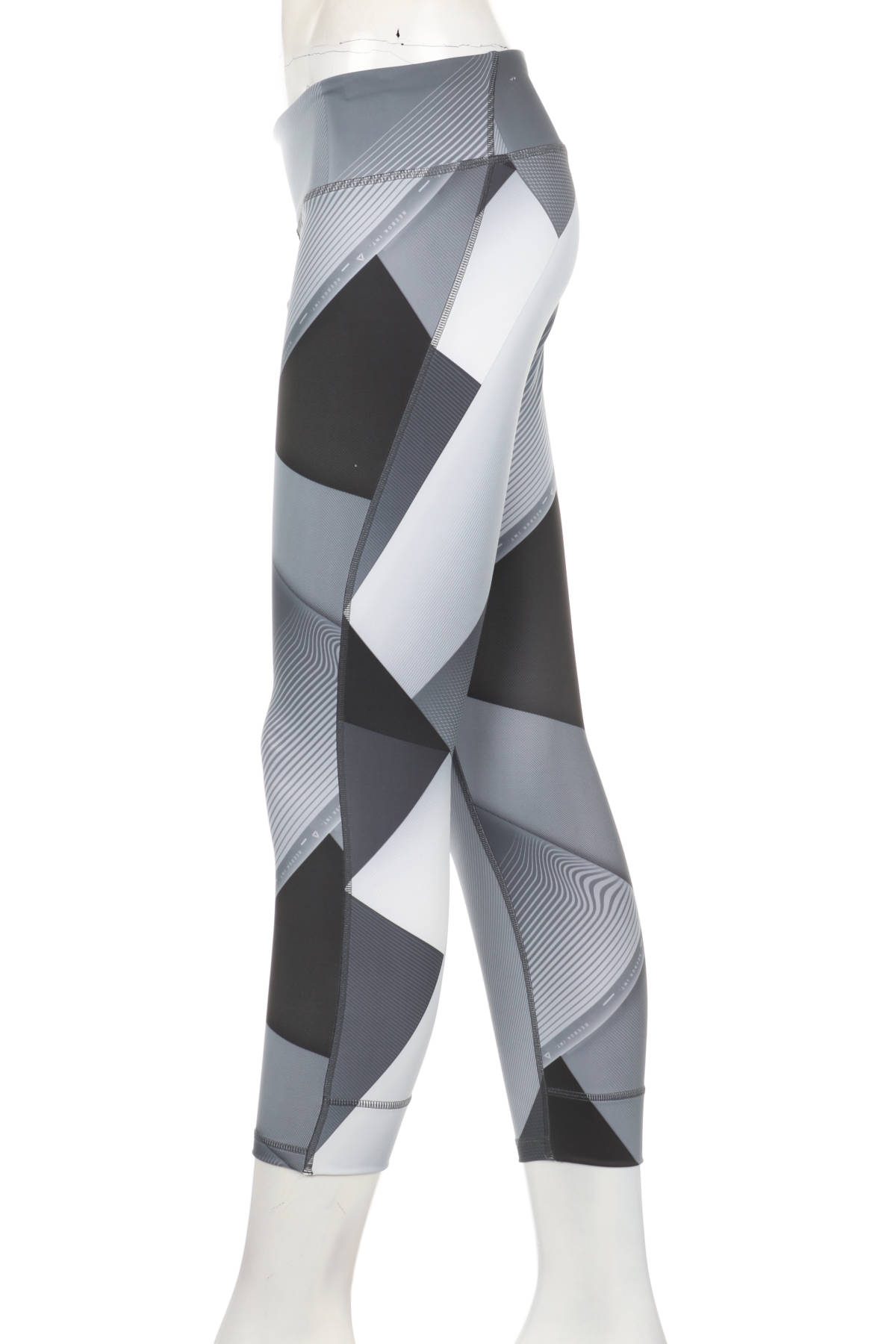 Спортен клин Reebok3 - Mania Спортен клин Reebok3