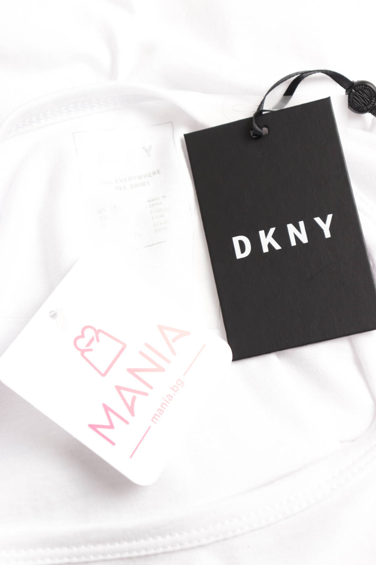 Тениска с щампа DKNY3