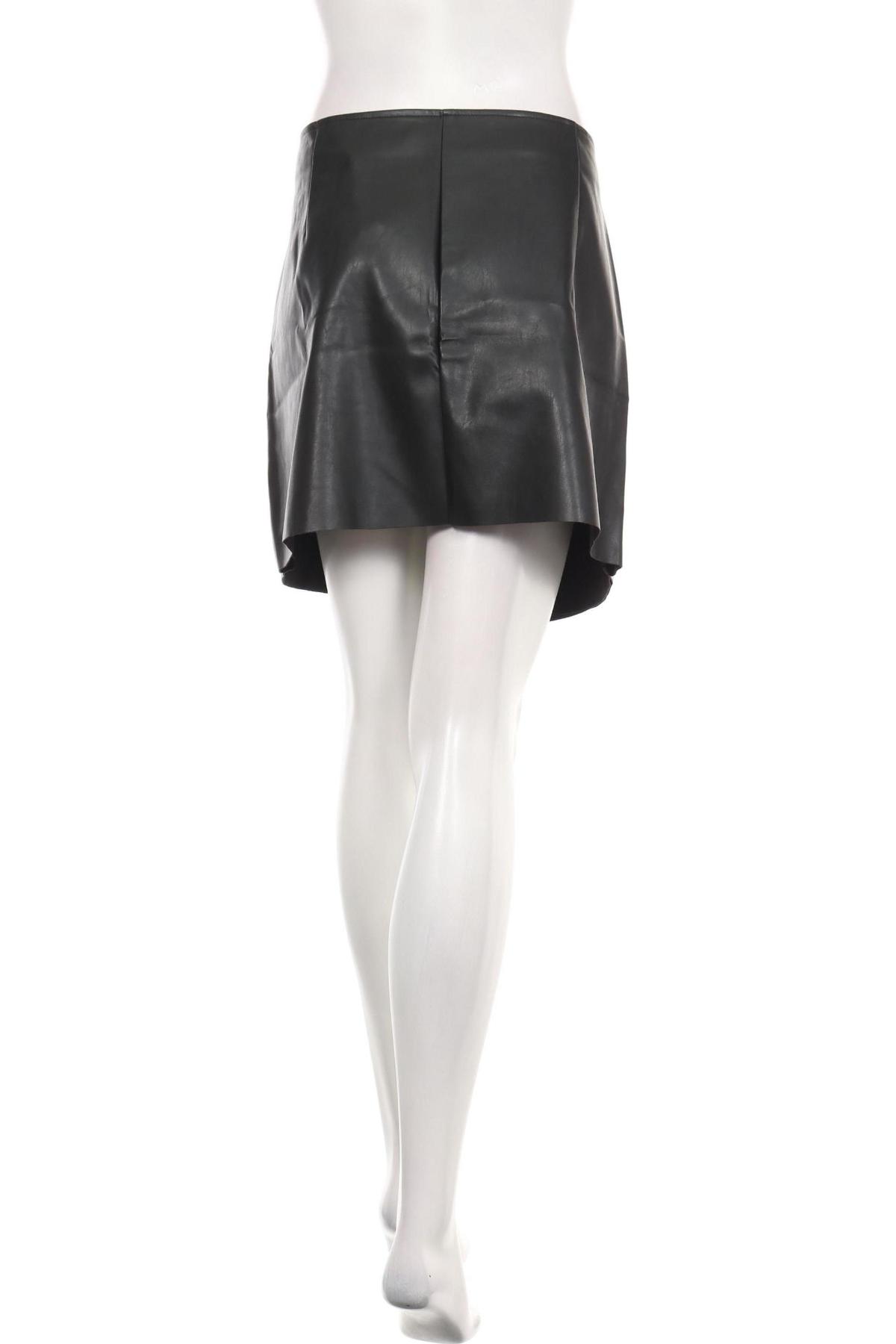 Кожена пола GUESS2