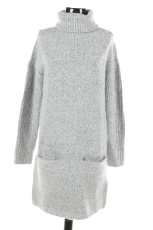 Ежедневна рокля Guess - Mania Ежедневна рокля Guess