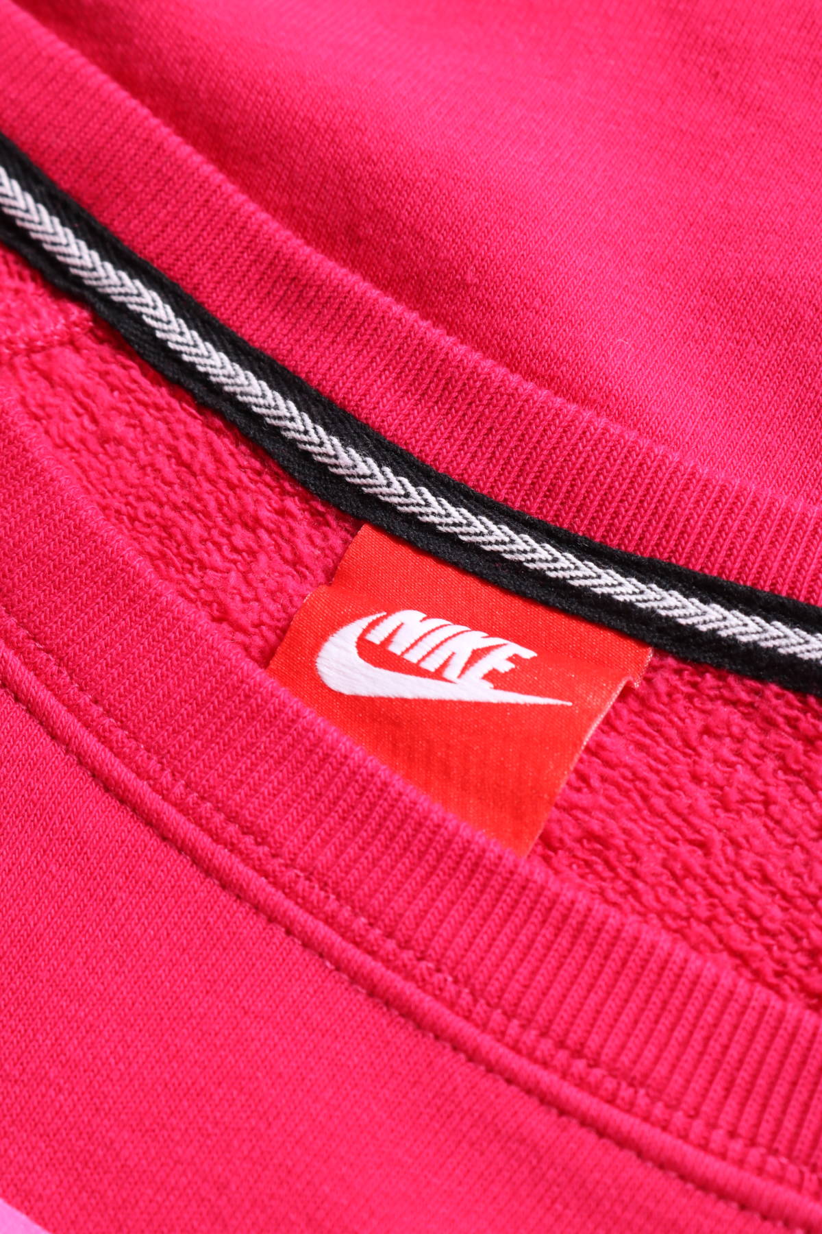 Спортна блуза Nike3 - Mania Спортна блуза Nike3