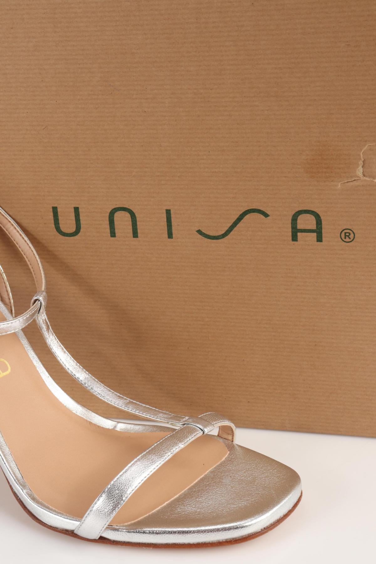 Сандали на ток UNISA4