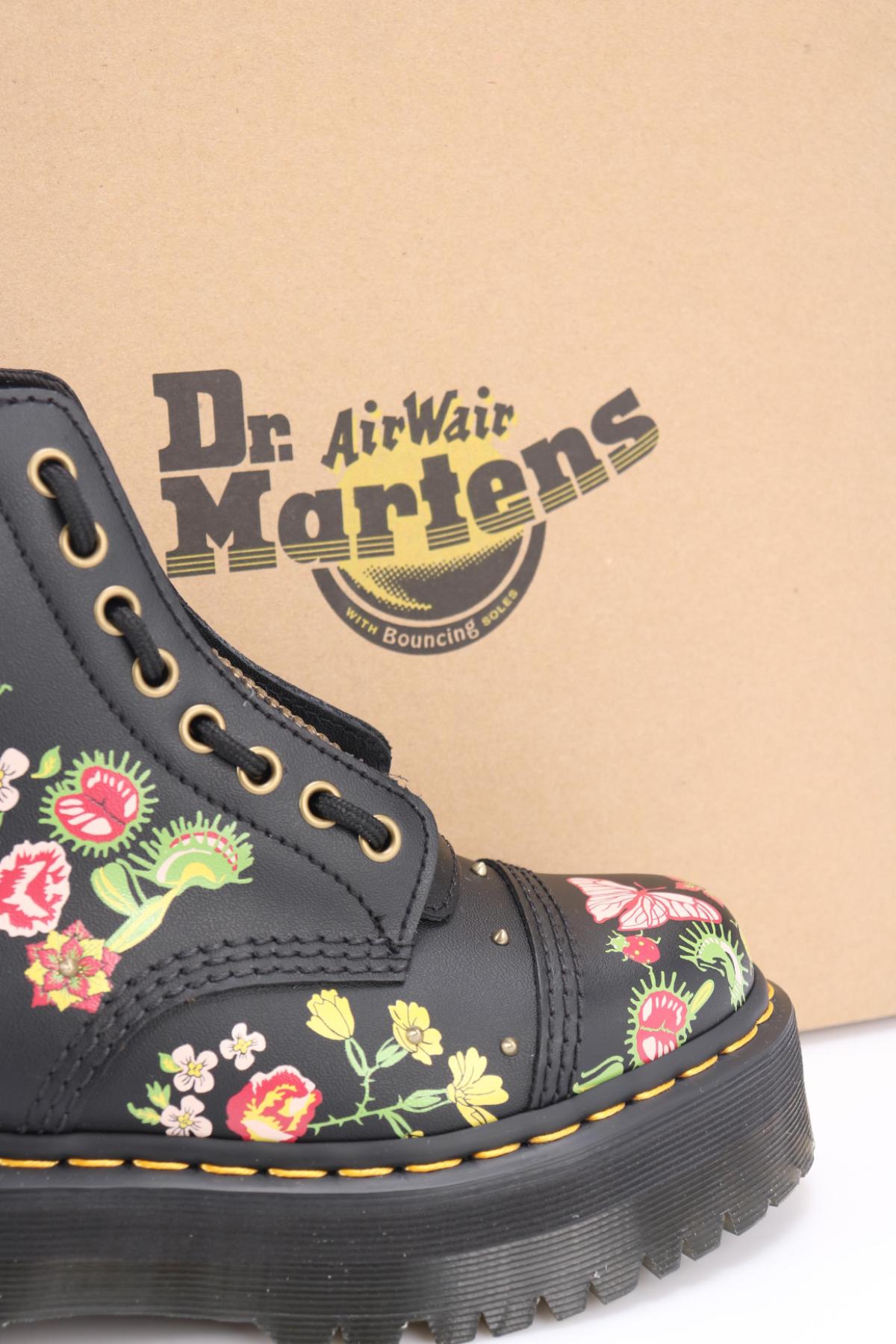 Боти DR. MARTENS4