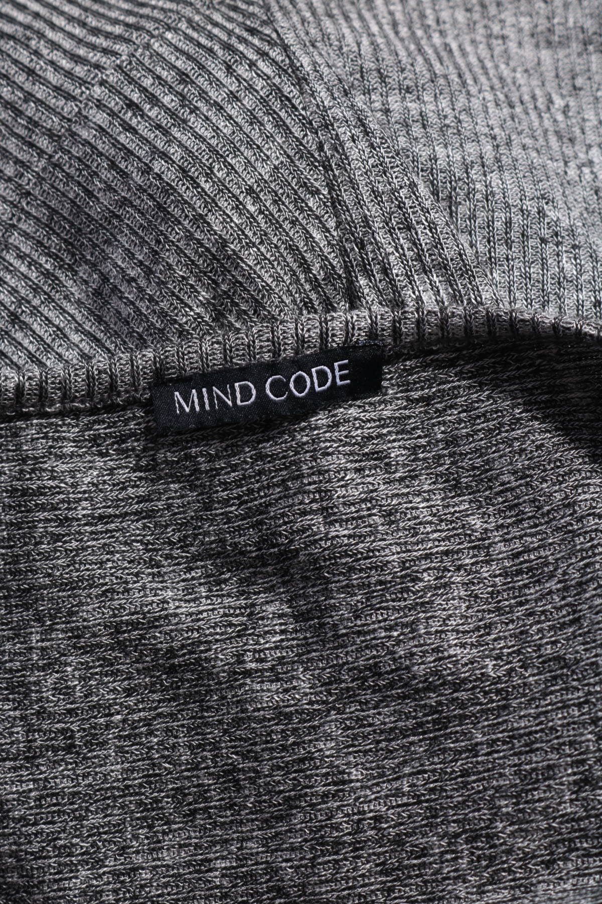 Пуловер MIND CODE3