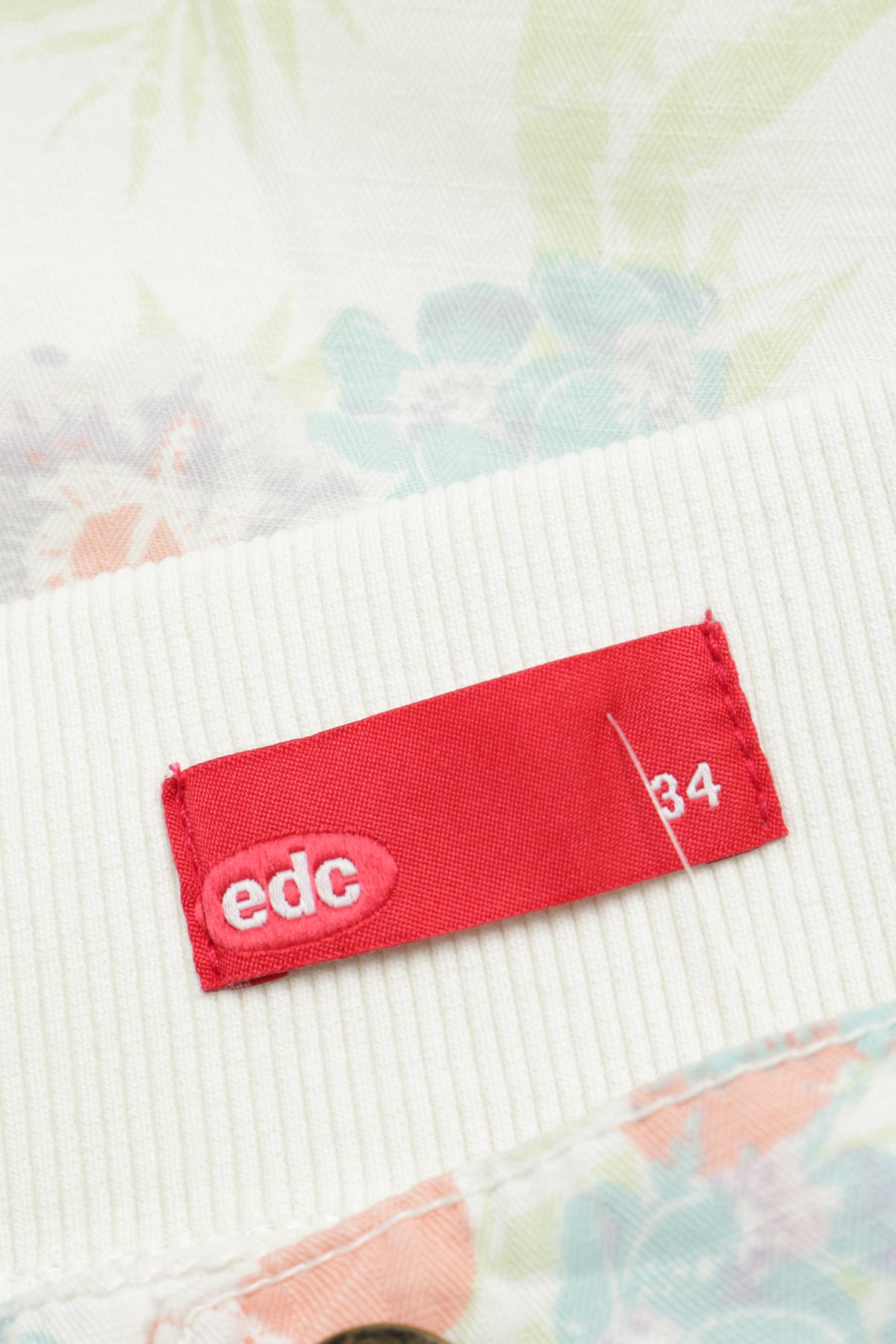 Къси панталони EDC BY ESPRIT3